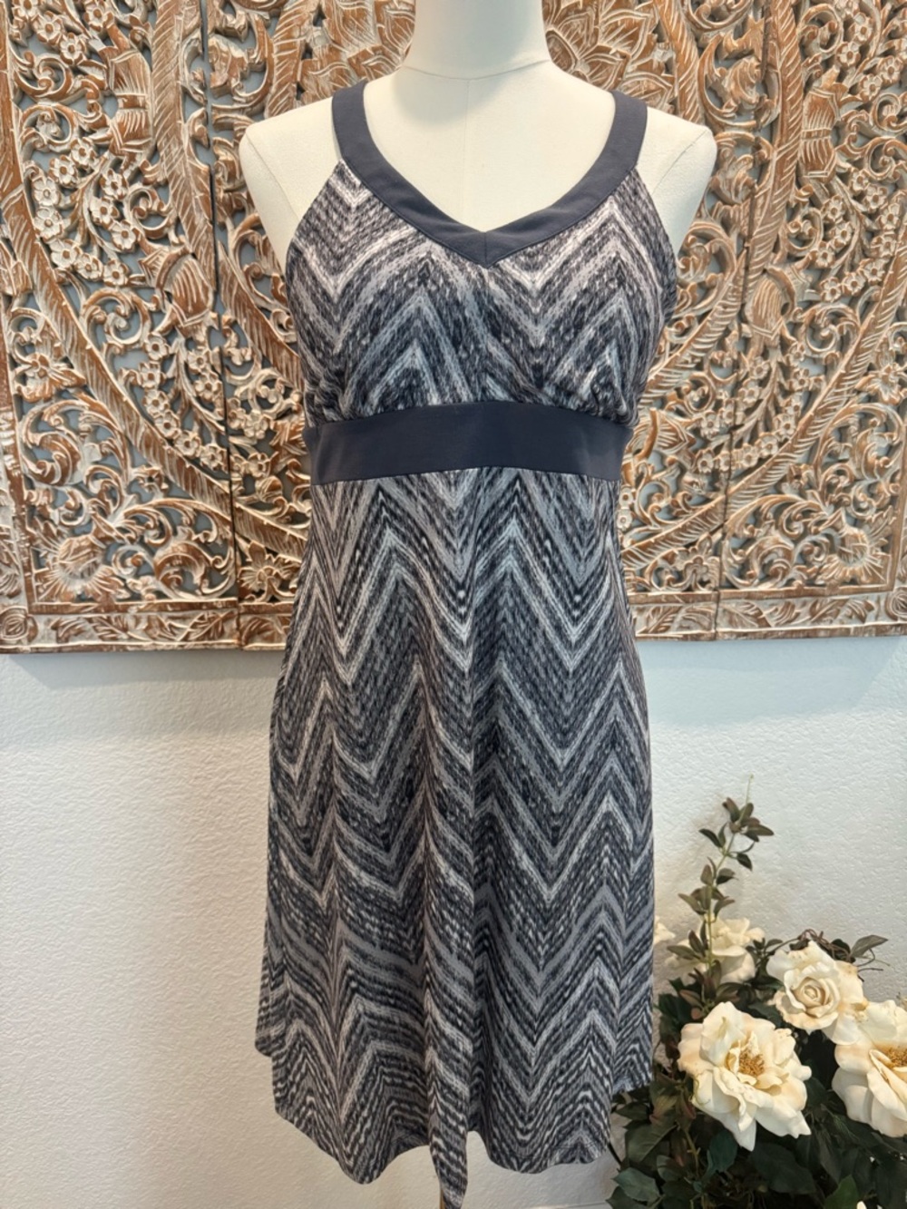 ZeroXposur Voyage Stretch Athletic Sport Athleisure Dress w/ Razorback - Picture 2 of 16